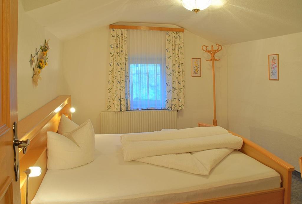 Gaestehaus Resi Jerzens Habitación foto